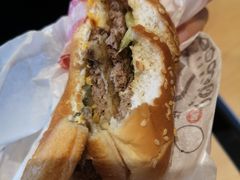 狠霸王牛堡-汉堡王(徐汇绿地缤纷店)