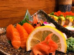 三文鱼刺身-桃太郎创作料理(大坪店)