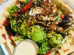 照烧鸡肉配牛油果拉法沙拉-HELLO 27 意面·沙拉·帕尼尼