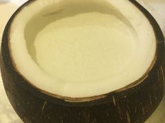 -志龙皇冠吃货椰子铺