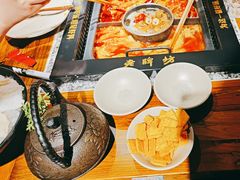 -老牌坊云南鱼豆花火锅(哈西万达店)