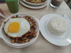 免冶猪肉饭-喜莲咖啡