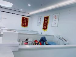 -蕾特恩专业祛痘·皮肤管理