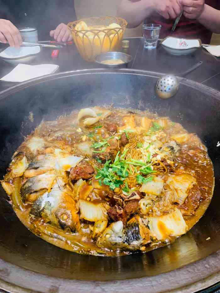 刘罗锅铁锅炖(富裕分店)