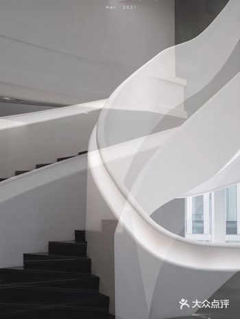 怎么拍都是大片！一共五层旋转而上