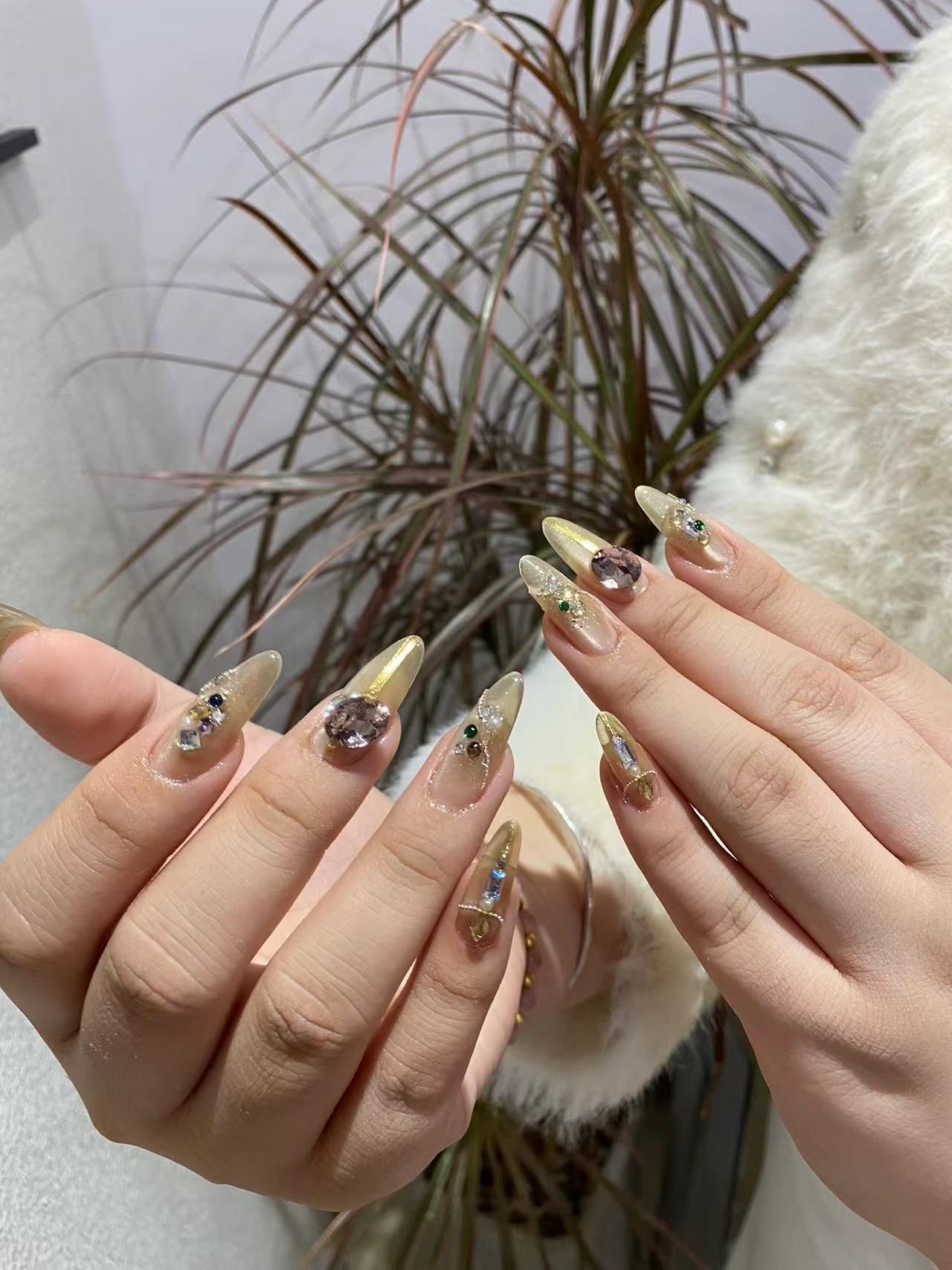 金色系美甲