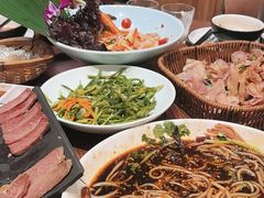 -老滇山寨•云南特色菜•地方菜•民族风情歌舞表演(金碧店)