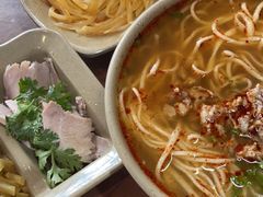 -亮亮面馆(经六路店)