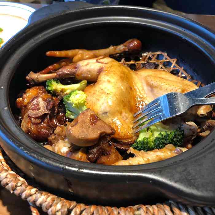 小吴越(滨湖万达店)-"周末一家人出来觅食啦,万达逛了一圈对比下.