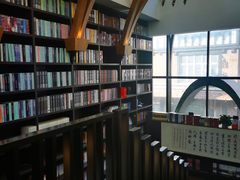 -钟书阁(松江泰晤士小镇店)