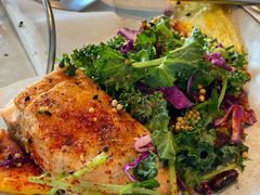 煎三文鱼甜菜根煎饼-FUNK & KALE BY WAGAS(长宁尚嘉)