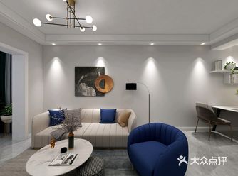 客厅以浅灰色为主色调，米色三人位沙发和淡蓝色的单椅的