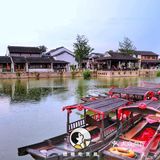 在荡口古镇景区内，都有民谣歌手随机地点驻唱