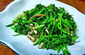 Fried Tofu with Water Celery
