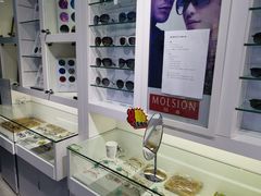 -提一眼镜·蔡司·依视路(小寨店)
