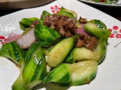 丝瓜洋葱炒猪面肉-粤·向群饭店(麓景路店)