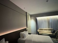 -广州英豪斯酒店(番禺政务中心傍江地铁站店)