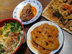 -爆炸头阿姨小四川正宗川味小吃(无任何分店)