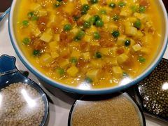 -有红鸡毛店·川菜(建设路店)