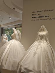 -雪中彩影婚纱摄影·微光艺术中心