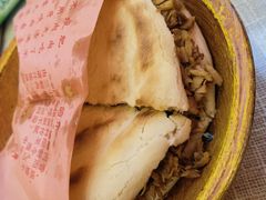 腊汁肉夹膜-大嘻咹biangbiang面(历史博物馆店)