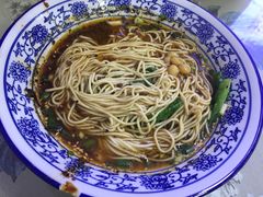 -渝之汇牛肉豌杂面