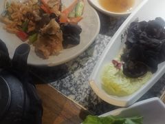 -老牌坊云南鱼豆花火锅(哈西万达店)