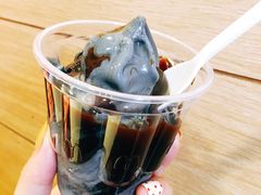 椰奶巧克力新地冰淇淋-麦当劳(鼓楼店)
