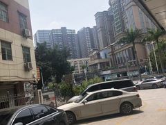 -粤塔x电竞酒店(深圳龙华大浪后浪新天地店)