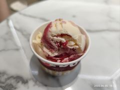 覆盆子白桃冰淇淋-哈根达斯(万象汇店)