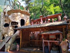 -天门沟九州驿站树上汤泉