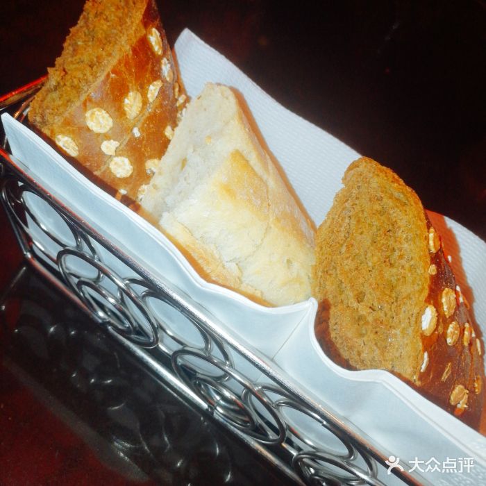 the cheesecake factory 芝乐坊餐厅(迪士尼小镇店)餐前面包图片 - 第