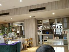 -西安大雁塔科技大学地铁站亚朵酒店