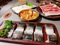-围炉肉舍•炭烤活鳗•丹东海鲜烤肉(步行街店)