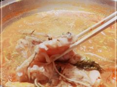 -野山舂·贵州现舂酸汤火锅(鸿通城店)