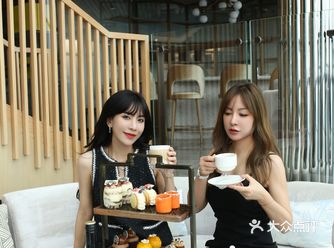 闺蜜下午茶秋天需要一点百利甜