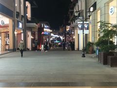 -王府井奥莱临潼小镇(临潼店)