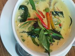 -Chom Cafe and Restaurant