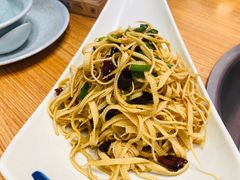 -超越炭火牛蛙火锅鸡(河东店)