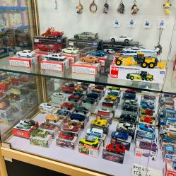 -逝水玩具折扣店