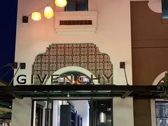 -GIVENCHY(比斯特苏州购物村店)
