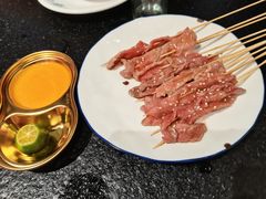 -何妹湿辣牛肉·粤式烧烤砂煲(桂雅路店)