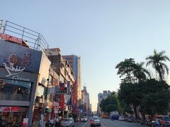 -六合夜市