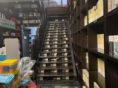 -钟书阁(松江泰晤士小镇店)