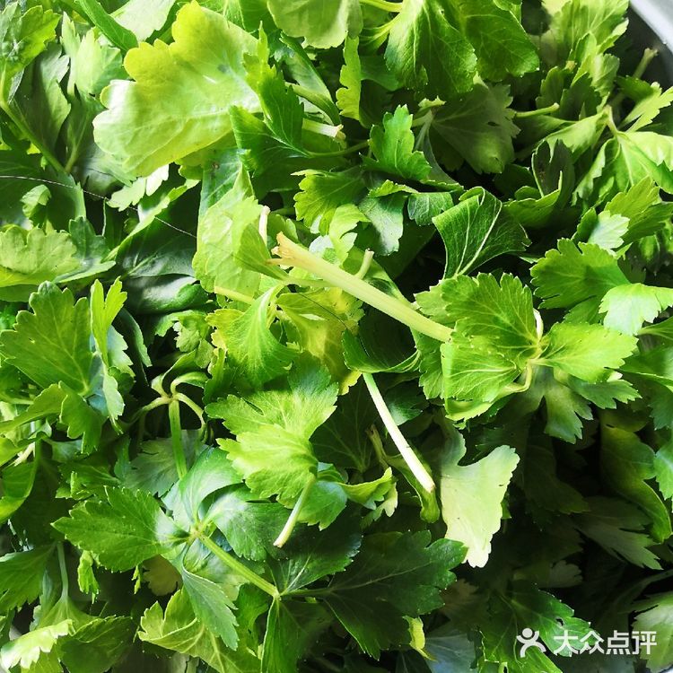 芹菜叶黑燕麦馒头