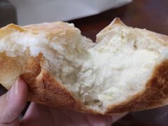 爆浆芝士榴莲软面包-啊噗吐呦现场烘焙(麦凯乐店)