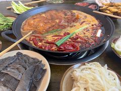 -黄潇洒老火锅(九眼桥宏济巷店)