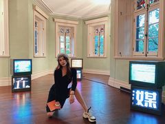 -Nathalie Djurberg与Hans Berg“牛皮纸包裹的月亮”-Prada荣宅当季展览