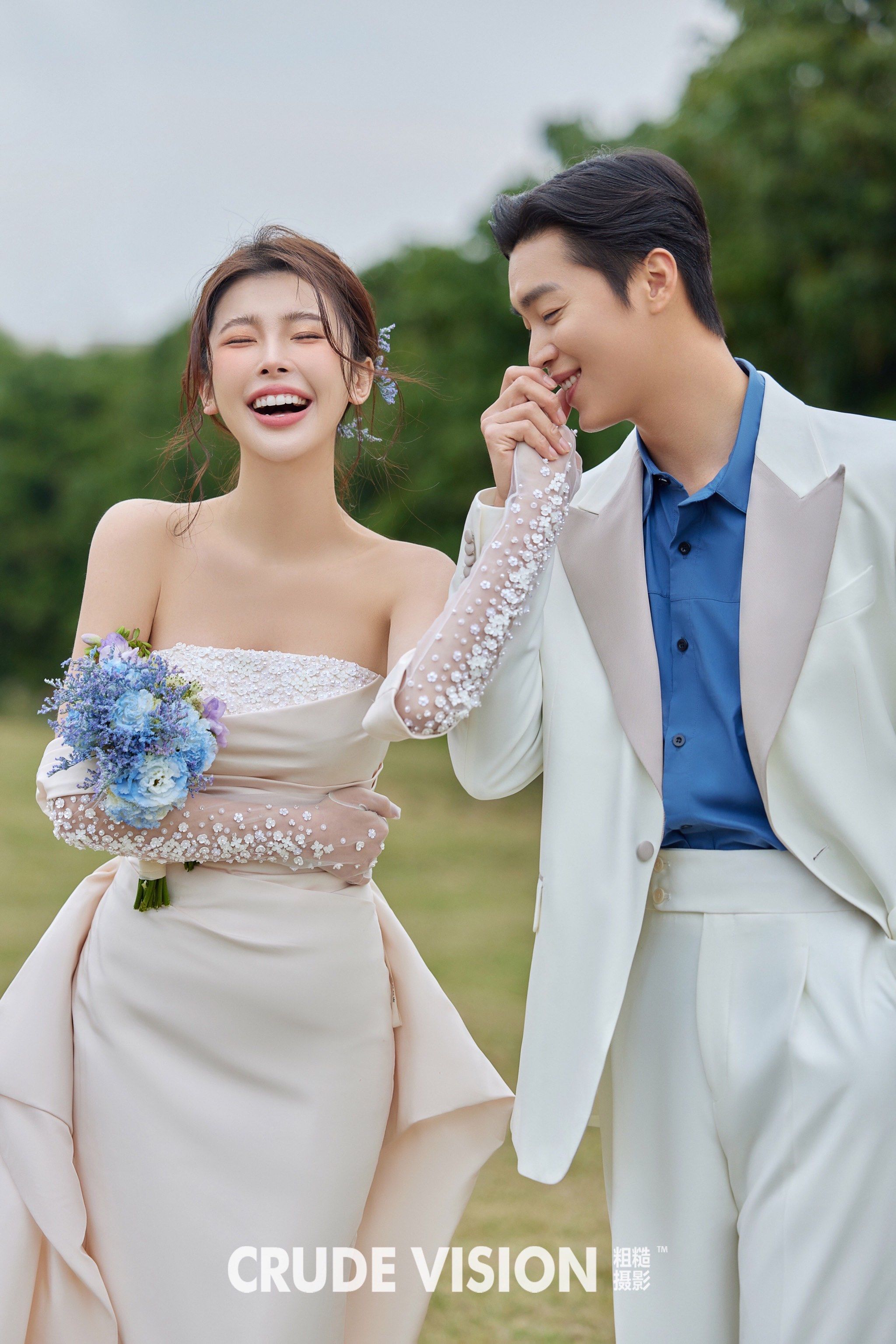 大刘亦菲仙女姐妹们赶紧冲啊#婚纱照风格推荐 #婚纱照片 #婚纱照外景