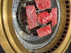 -山川小町·极番烧肉(新地假日广场店)